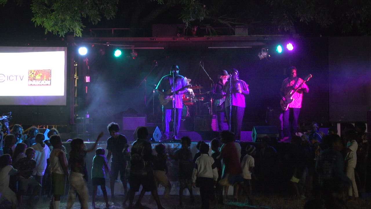 Jinyjarlkuriny Concert - FSB (Family Shoveller Band) - Reggae Rhythm